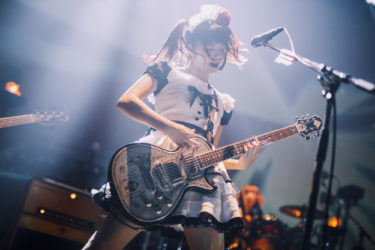 小鳩ミク(BAND-MAID)の海外の反応と人気がすごい！演奏活動も気になる！