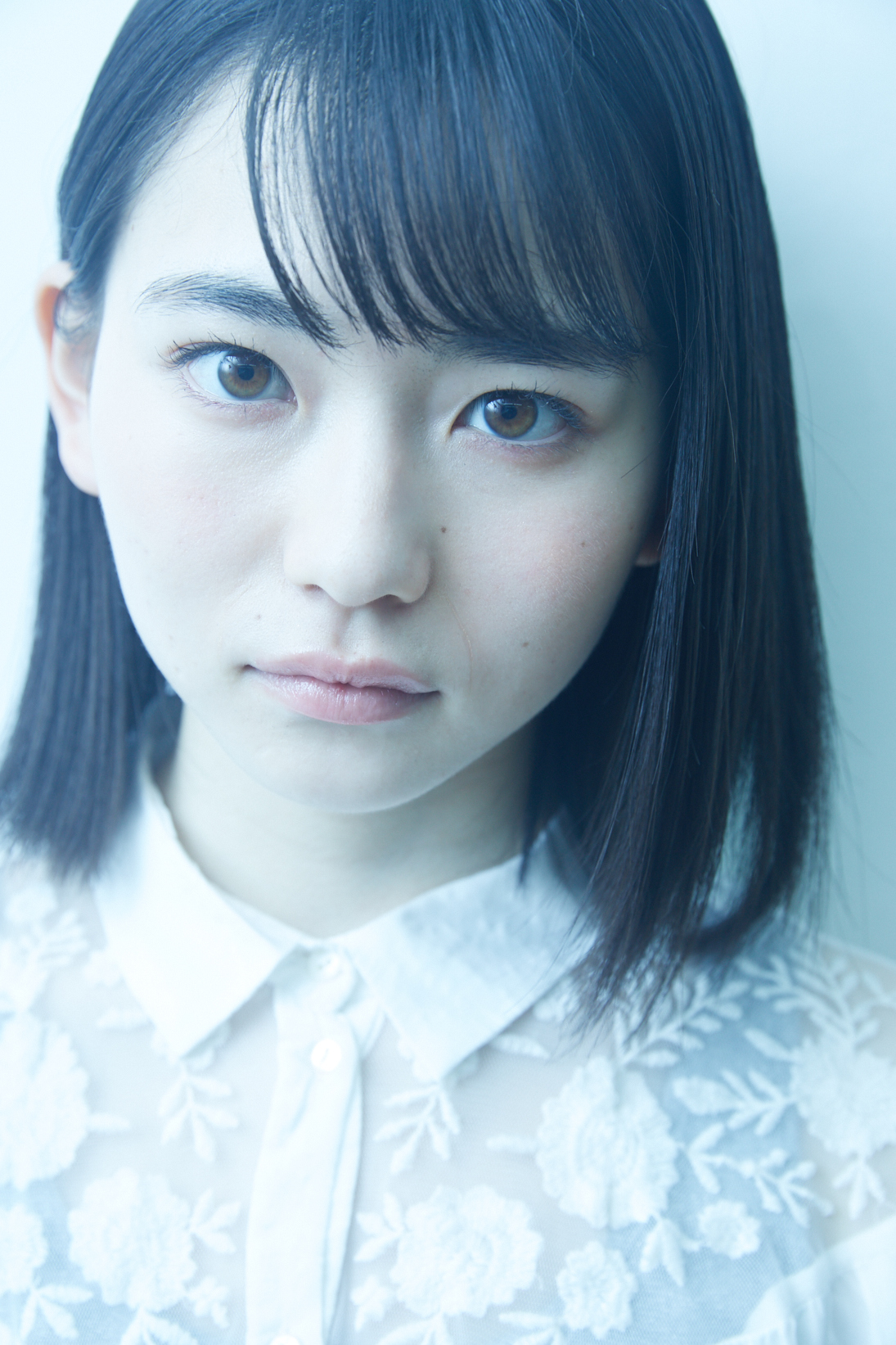 山田杏奈の目力画像まとめ 子役時代から瞳が綺麗で吸い込まれる マジかわいい 僕らのブックマークログ